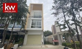 shophouse for sale