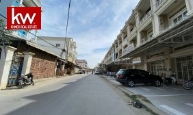 Shop-House for sale near Chouk Meas Market